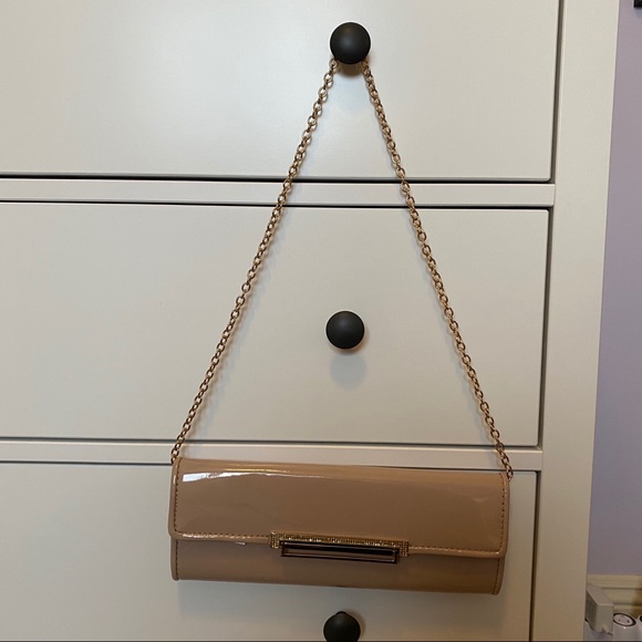NWT aldo nude clutch with gold chain - Picture 3 of 4